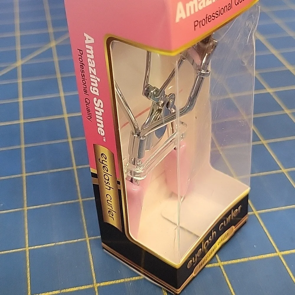 Amazing Shine Eyelash Curler with Pink Handles New in Box